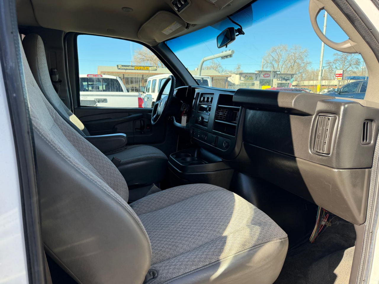 Chevrolet Express Passenger RWD 3500 155" LT w/1LT 2015