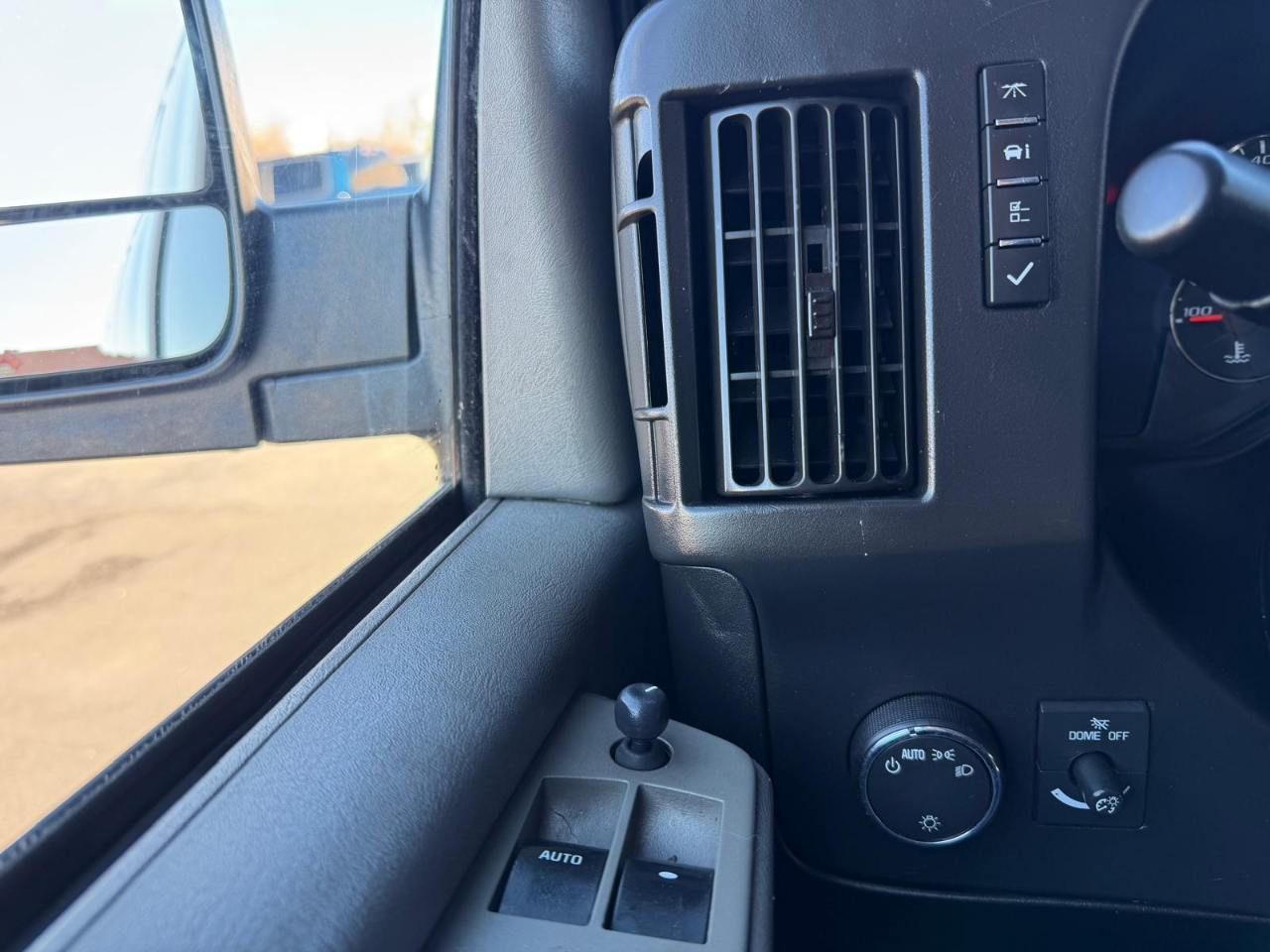 Chevrolet Express Passenger RWD 3500 155" LT w/1LT 2015