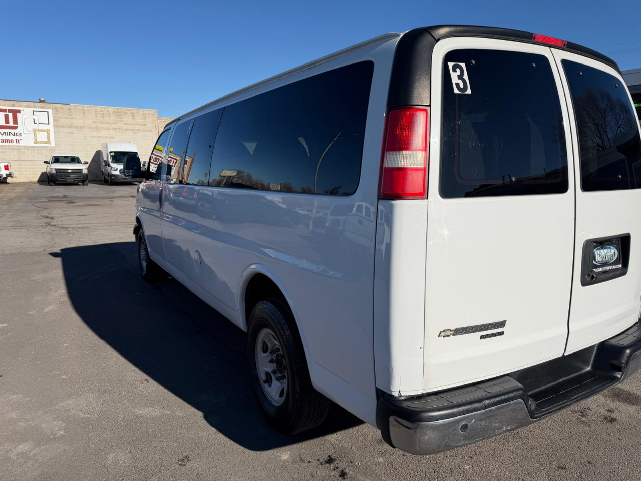 Chevrolet Express Passenger RWD 3500 155" LT w/1LT 2015