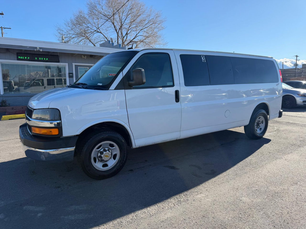 Chevrolet Express Passenger RWD 3500 155" LT w/1LT 2015