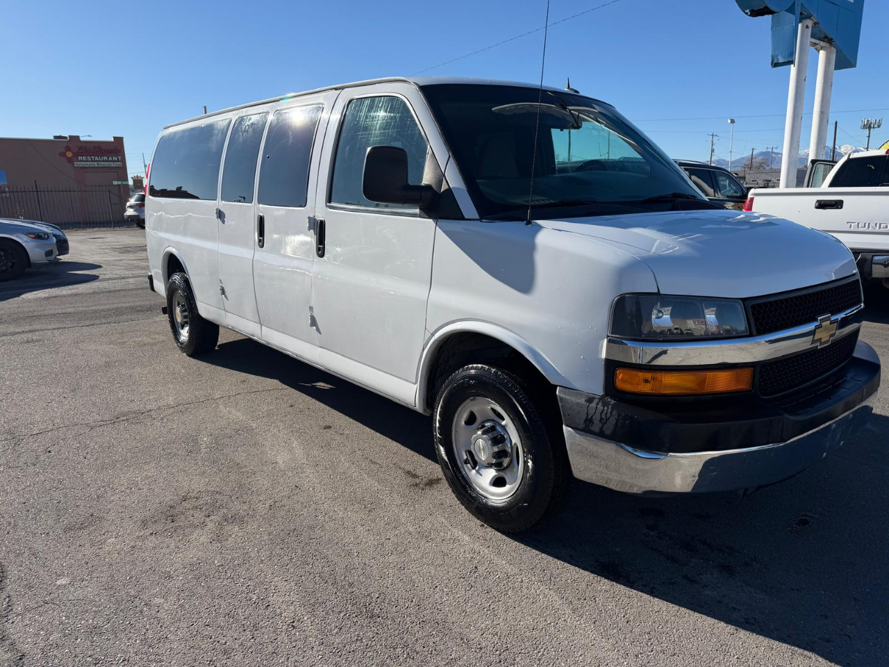 Chevrolet Express Passenger RWD 3500 155" LT w/1LT 2015