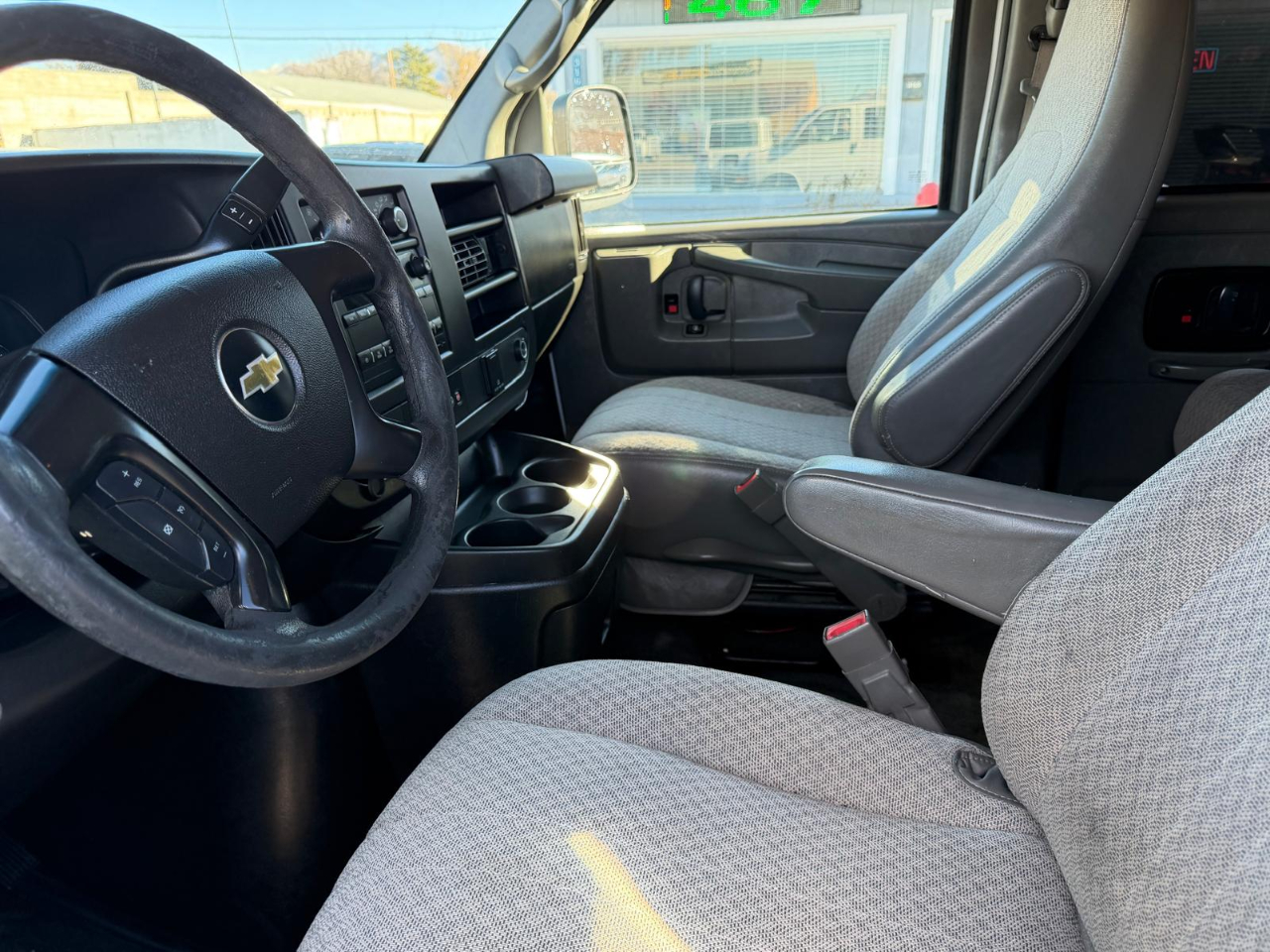 Chevrolet Express Passenger RWD 3500 155" LT w/1LT 2015