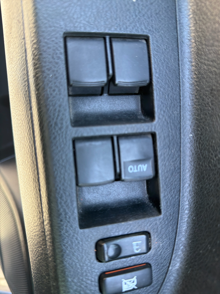 Toyota Highlander 4WD 4dr V6 (Natl) 2012