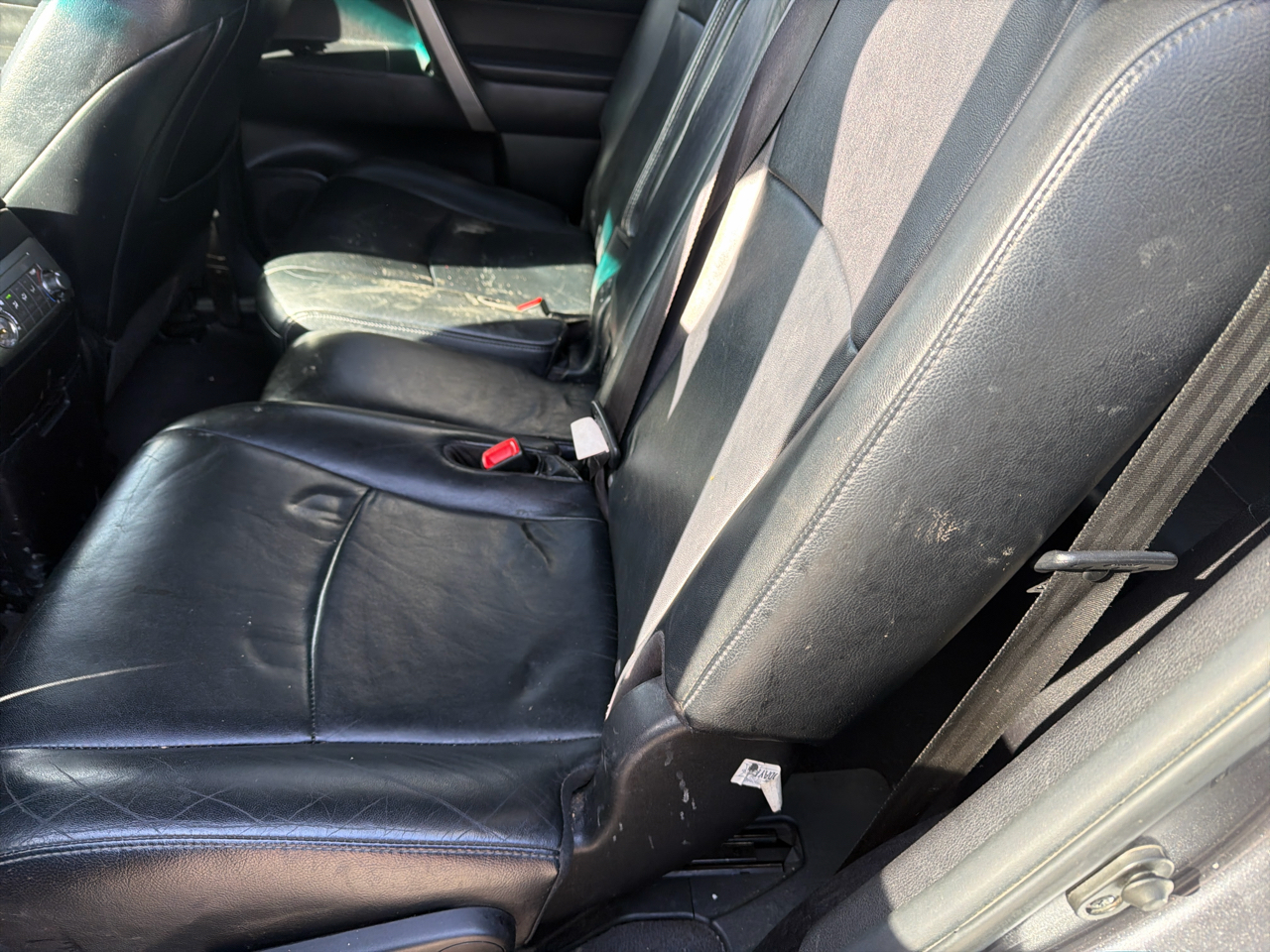 Toyota Highlander 4WD 4dr V6 (Natl) 2012