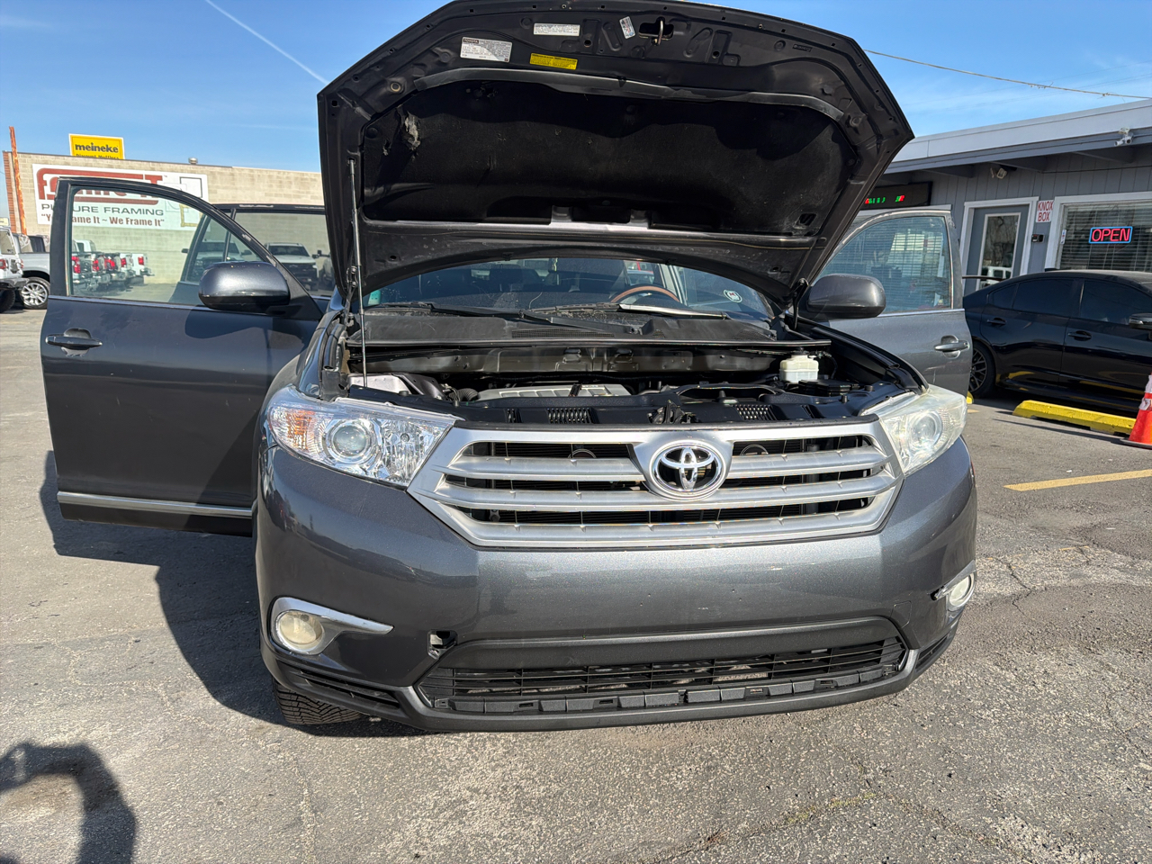 Toyota Highlander 4WD 4dr V6 (Natl) 2012