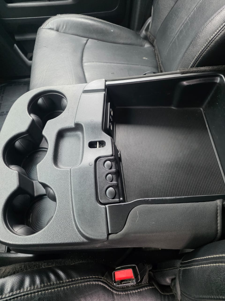 RAM 3500 Laramie 4x4 Mega Cab 6'4" Box 2018