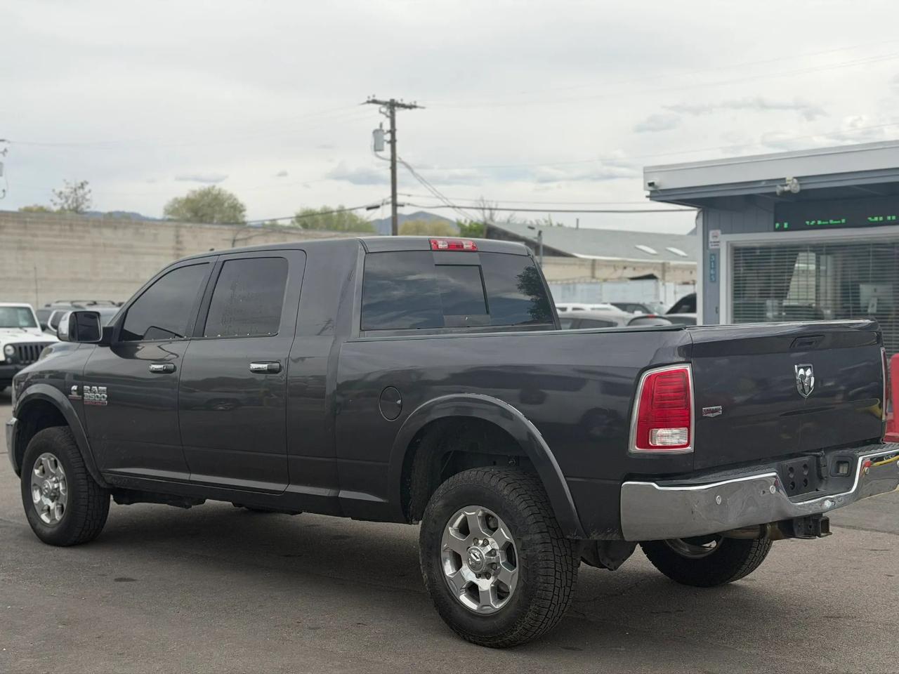 RAM 3500 Laramie 4x4 Mega Cab 6'4" Box 2018