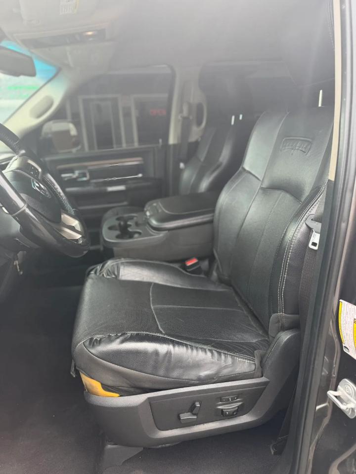 RAM 3500 Laramie 4x4 Mega Cab 6'4" Box 2018