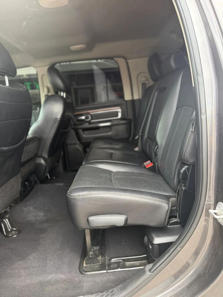 RAM 3500 Laramie 4x4 Mega Cab 6'4" Box 2018