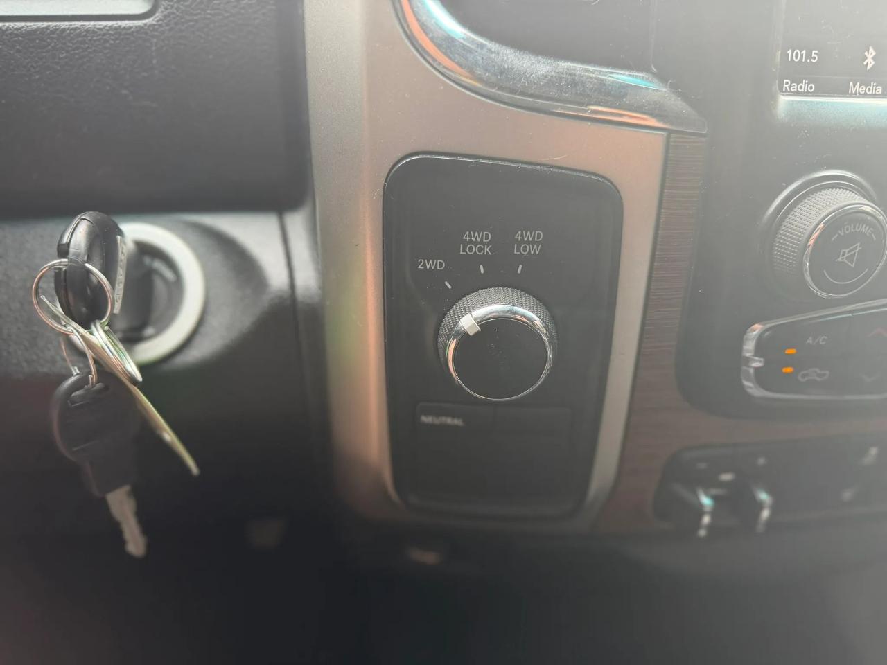 RAM 3500 Laramie 4x4 Mega Cab 6'4" Box 2018