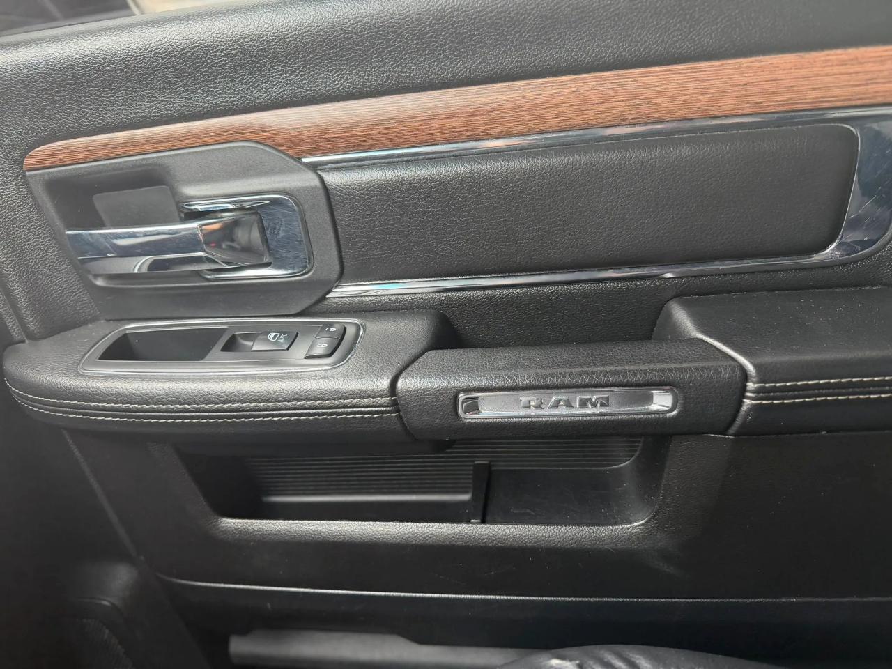 RAM 3500 Laramie 4x4 Mega Cab 6'4" Box 2018