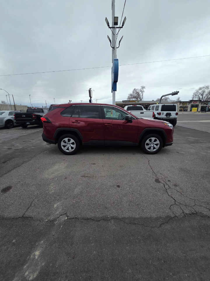 Toyota RAV4 LE AWD (Natl) 2024