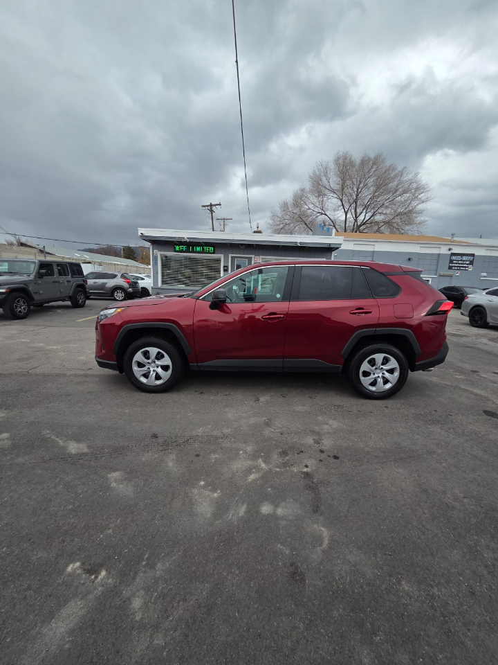 Toyota RAV4 LE AWD (Natl) 2024