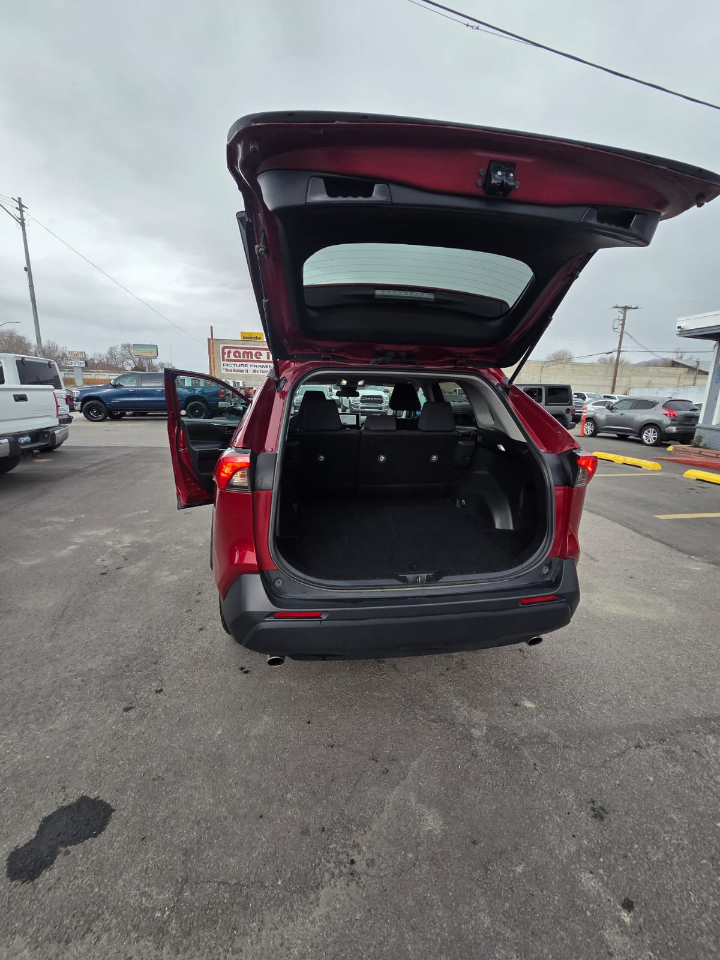 Toyota RAV4 LE AWD (Natl) 2024