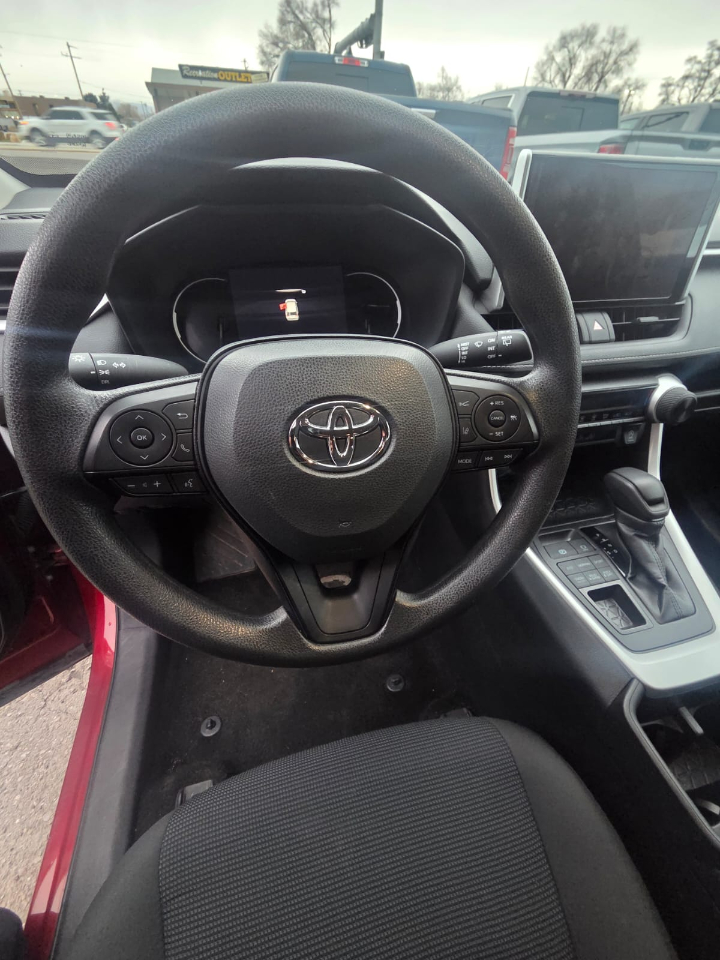 Toyota RAV4 LE AWD (Natl) 2024