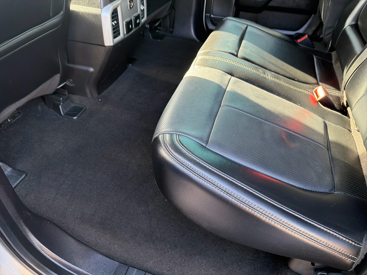 Ford F-150 4WD SuperCrew 157" Lariat 2018