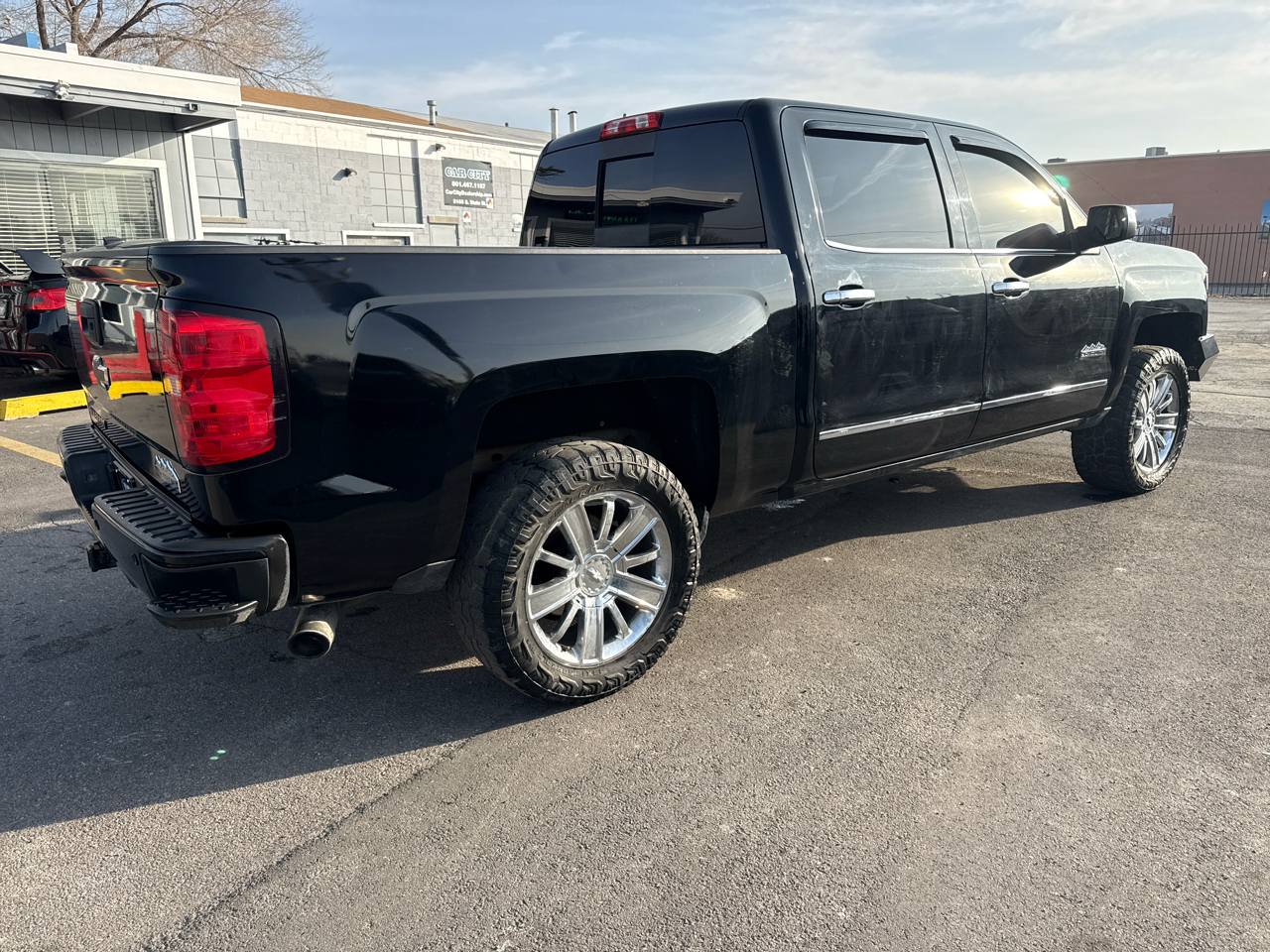 Chevrolet Silverado 1500 4WD Crew Cab 143.5" High Country 2015