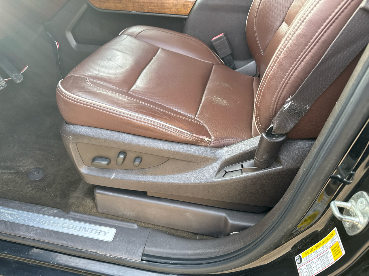 Chevrolet Silverado 1500 4WD Crew Cab 143.5" High Country 2015