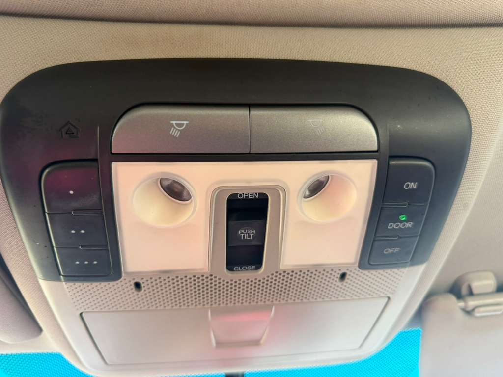 Acura TL 4dr Sdn Auto 2WD Tech 2012