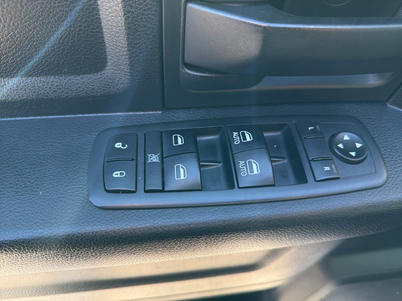 RAM 1500 4WD Crew Cab 149" Tradesman 2016