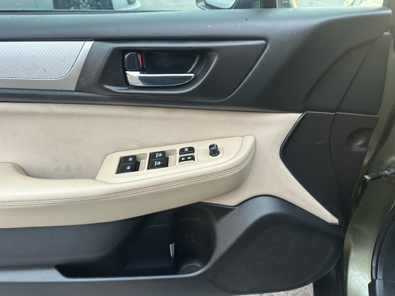 Subaru Outback 4dr Wgn 2.5i Premium PZEV 2016