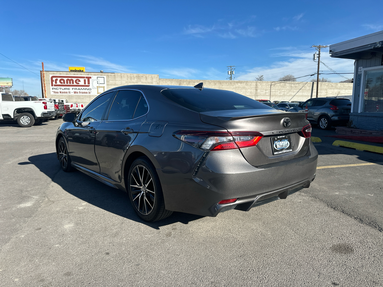 Toyota Camry SE Auto (Natl) 2022