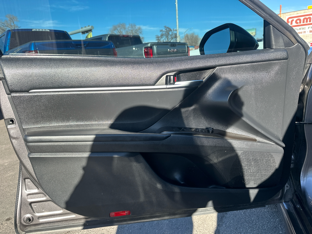 Toyota Camry SE Auto (Natl) 2022