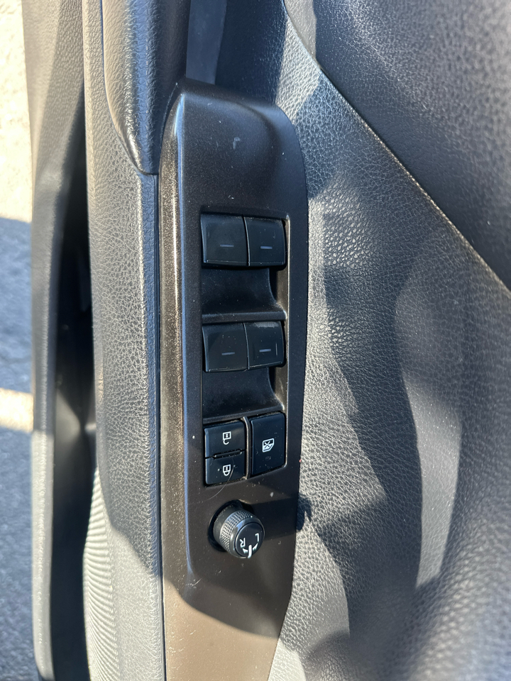 Toyota Camry SE Auto (Natl) 2022