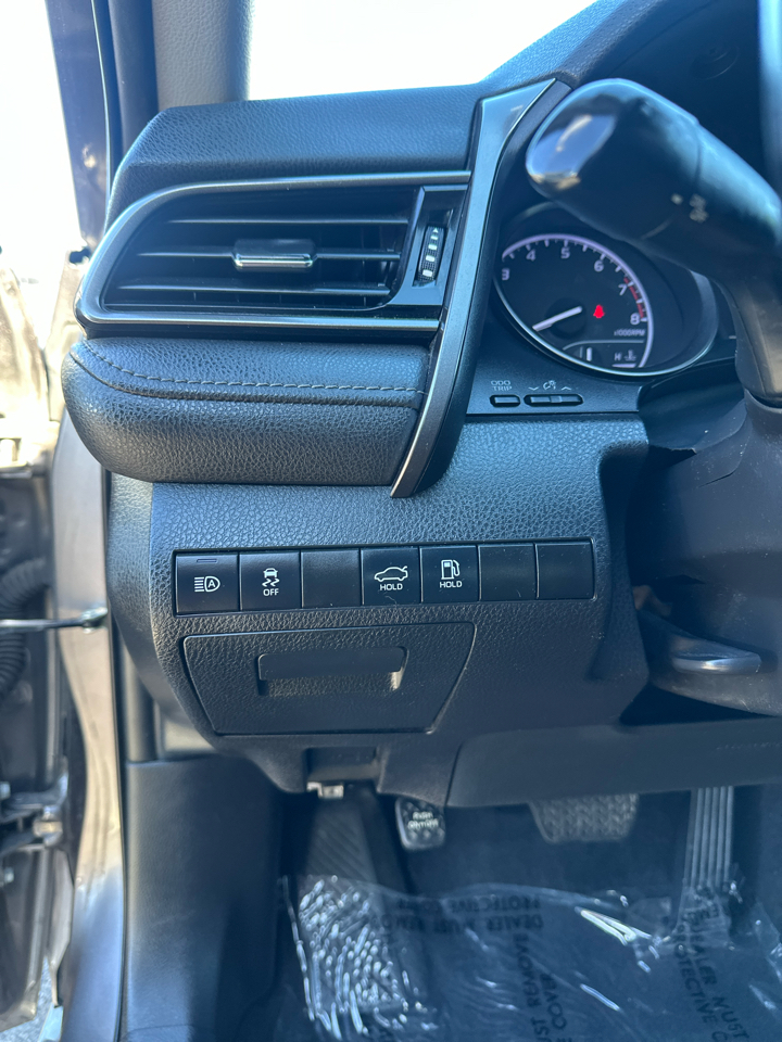 Toyota Camry SE Auto (Natl) 2022