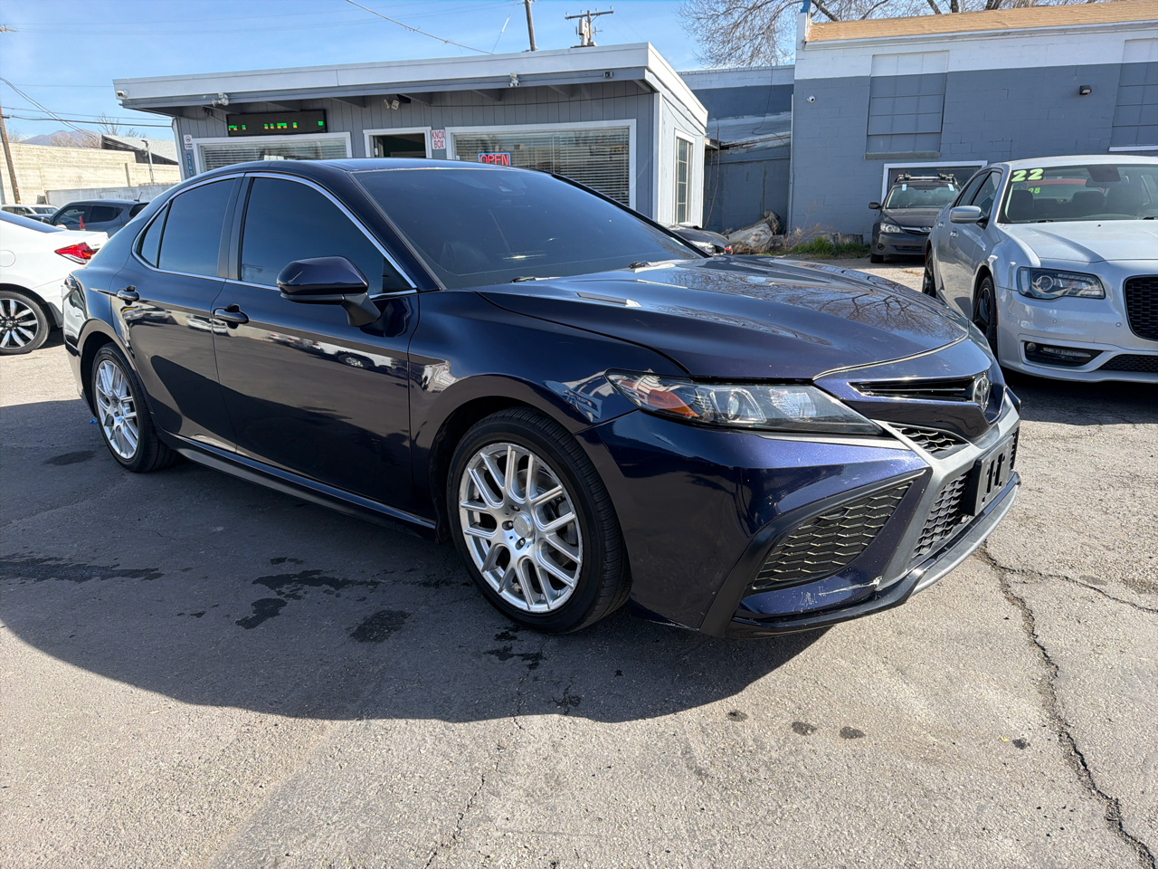 Toyota Camry SE Auto (Natl) 2021