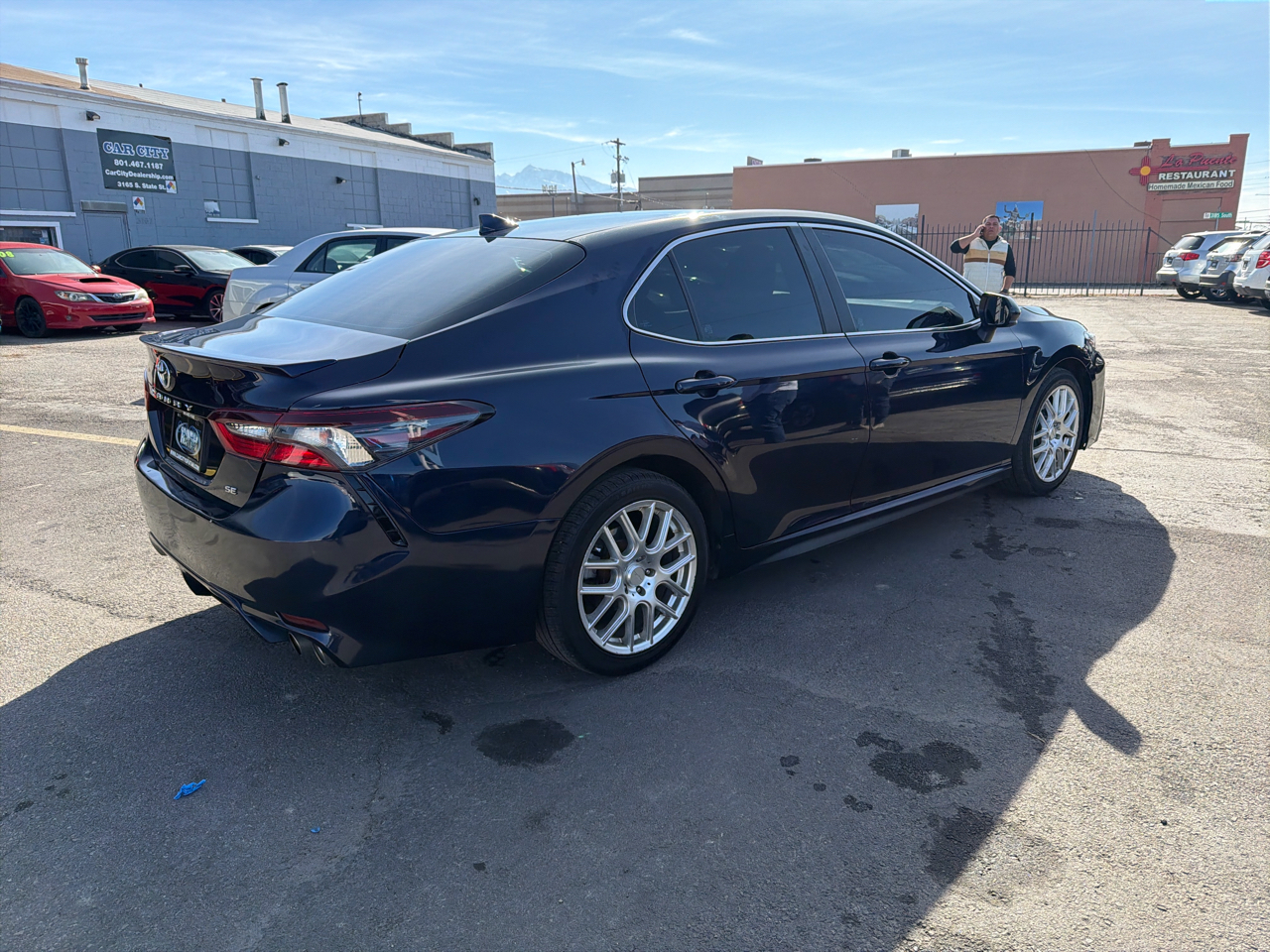 Toyota Camry SE Auto (Natl) 2021