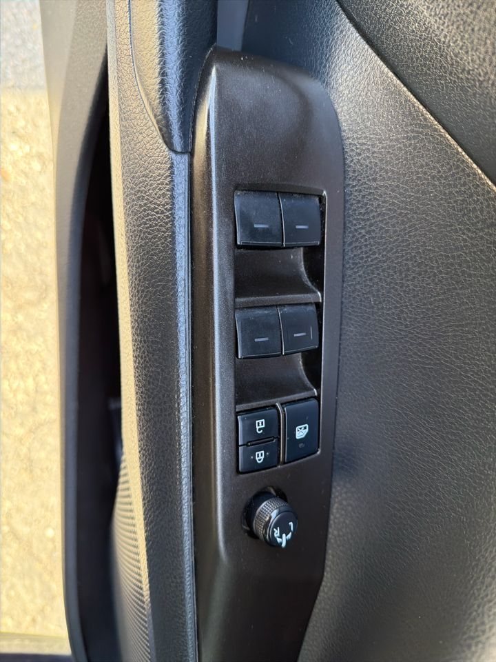 Toyota Camry SE Auto (Natl) 2021