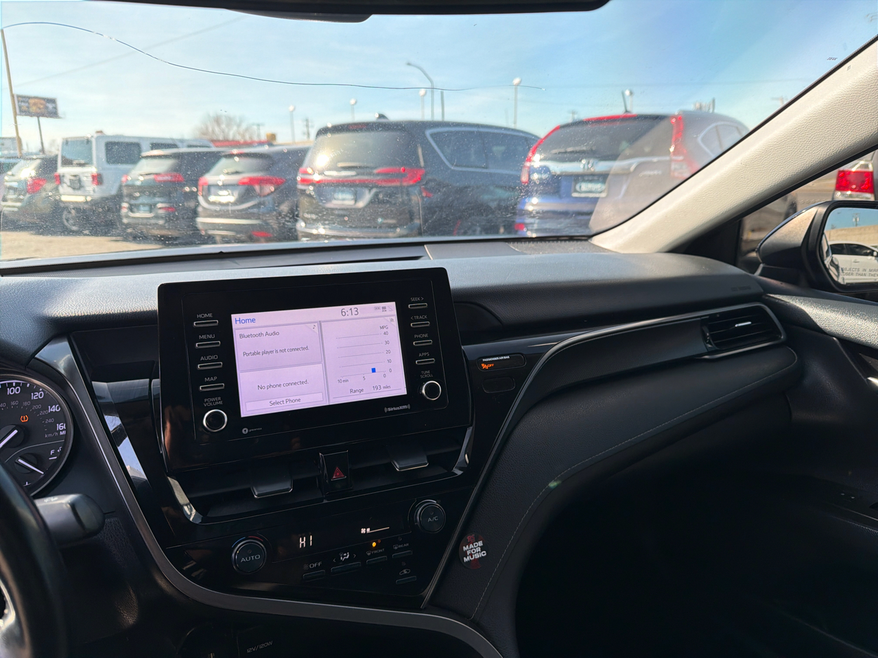 Toyota Camry SE Auto (Natl) 2021