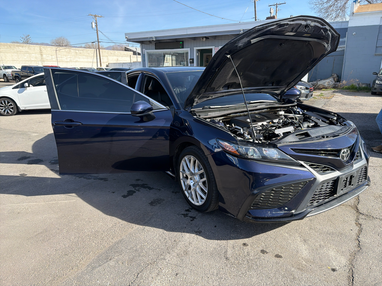 Toyota Camry SE Auto (Natl) 2021