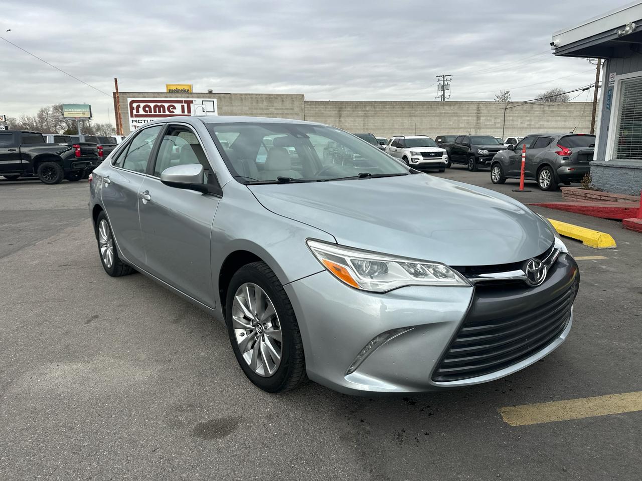 Toyota Camry 4dr Sdn V6 Auto XLE (Natl) 2016