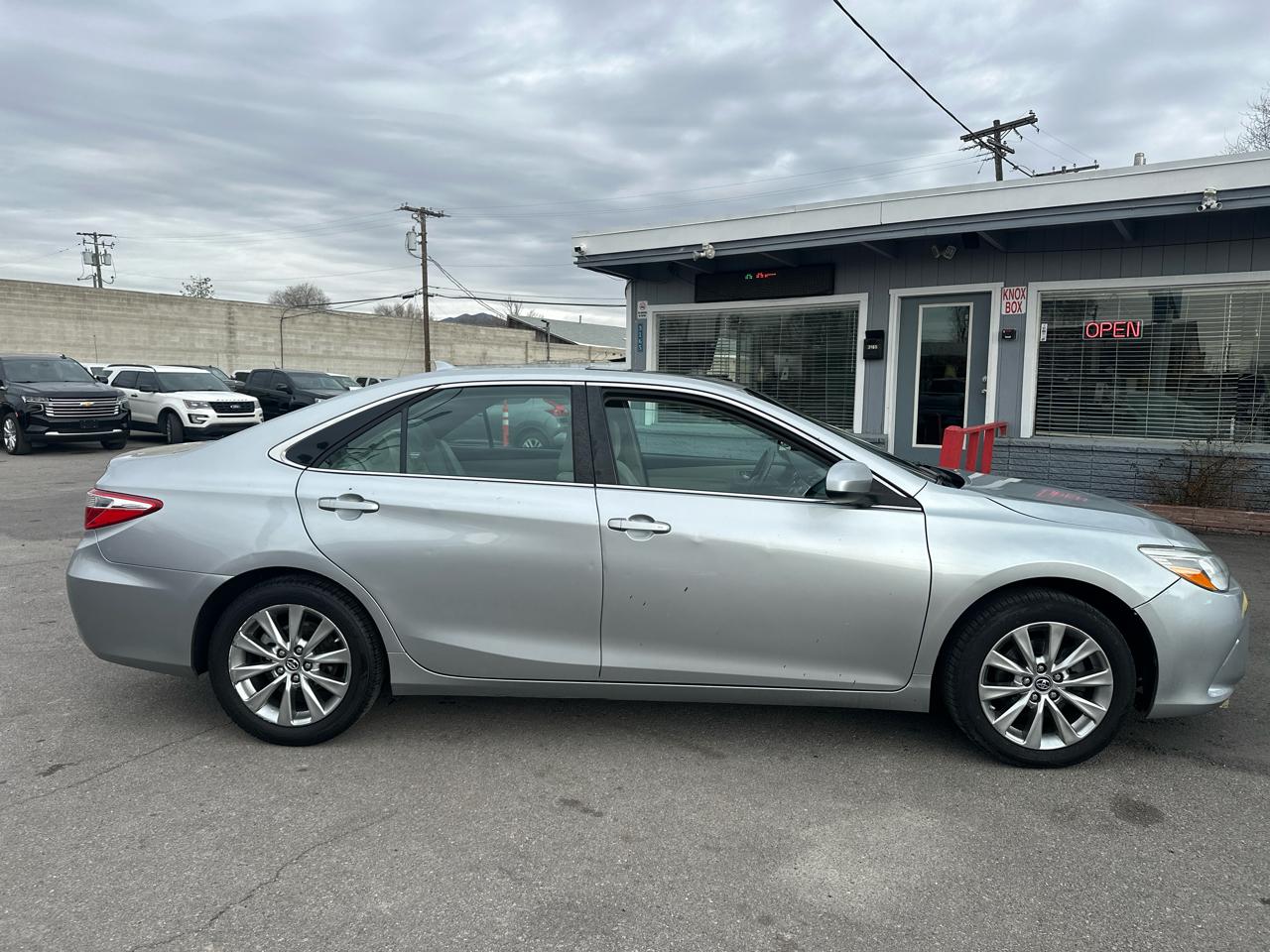 Toyota Camry 4dr Sdn V6 Auto XLE (Natl) 2016