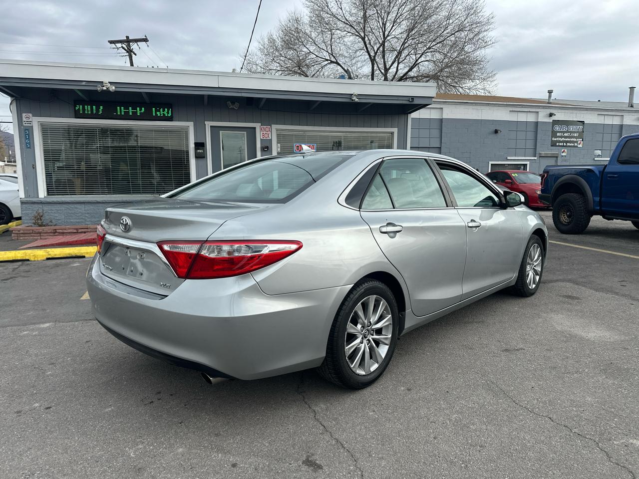 Toyota Camry 4dr Sdn V6 Auto XLE (Natl) 2016