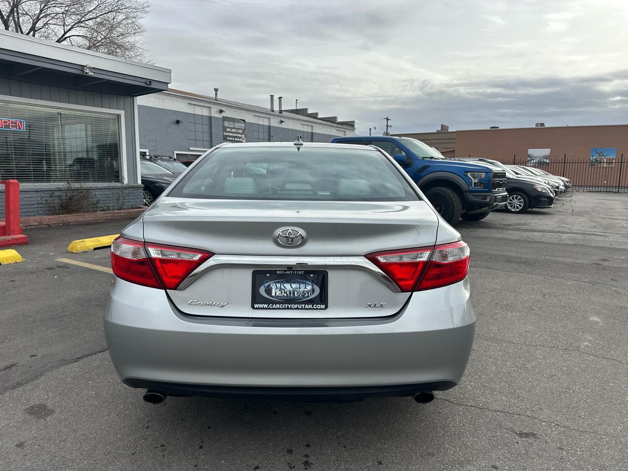 Toyota Camry 4dr Sdn V6 Auto XLE (Natl) 2016