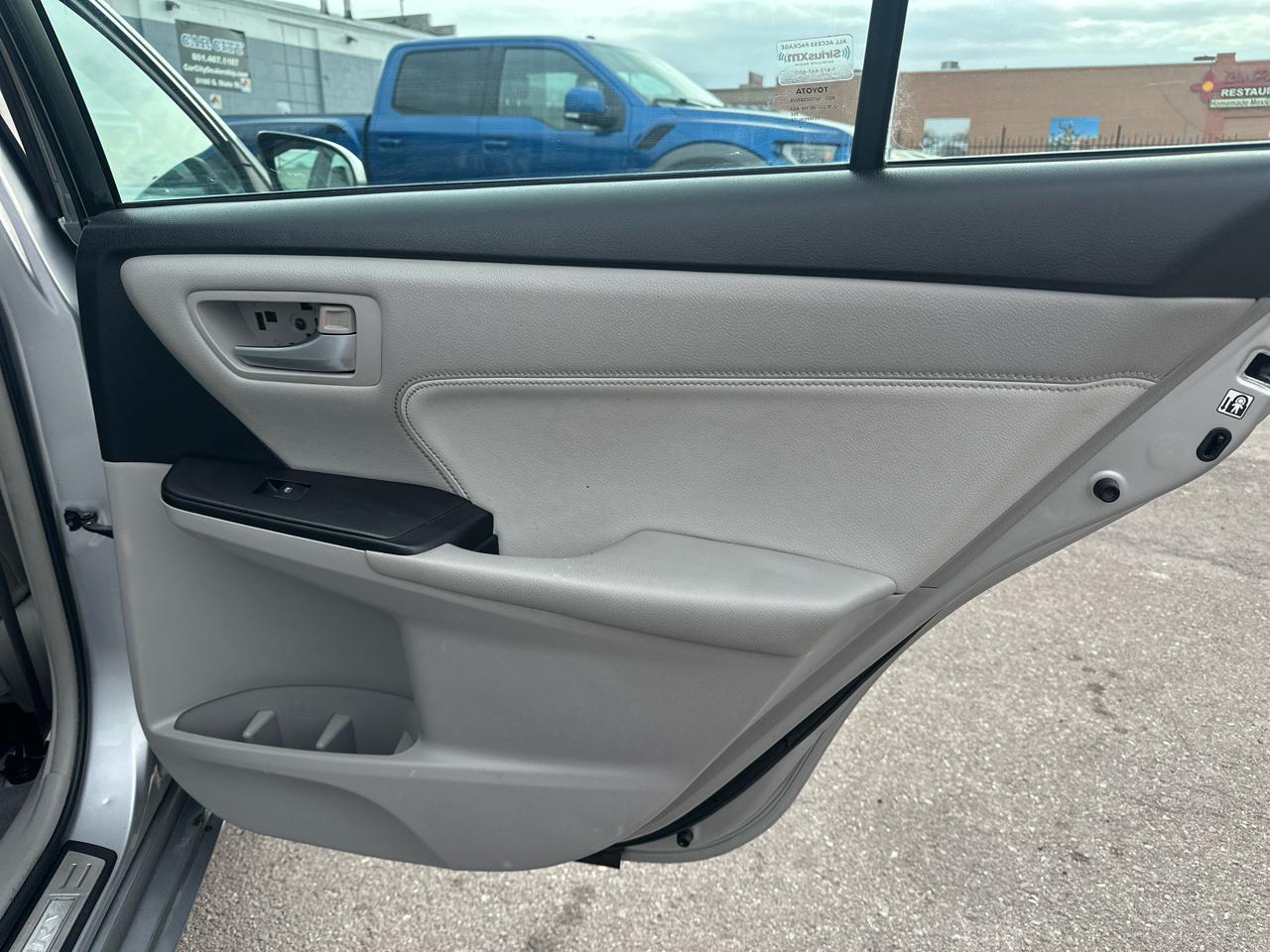 Toyota Camry 4dr Sdn V6 Auto XLE (Natl) 2016