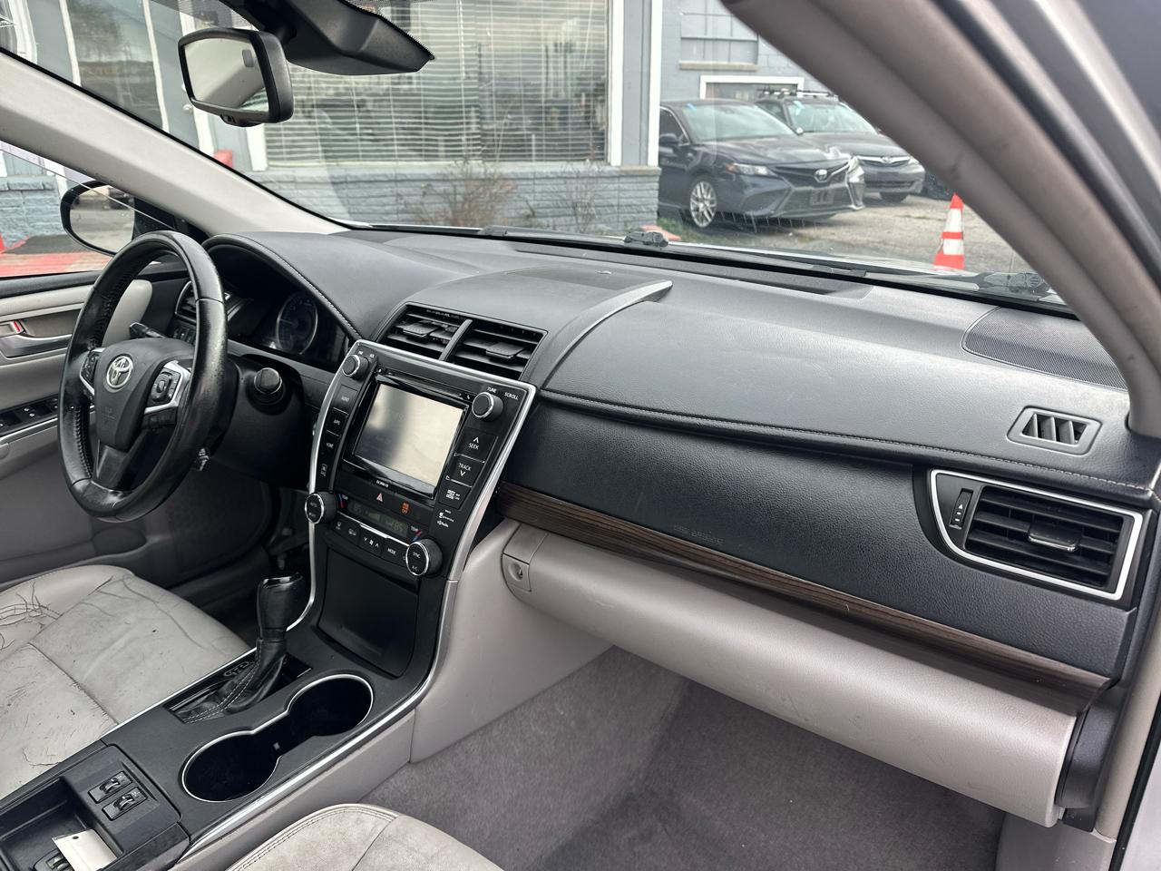 Toyota Camry 4dr Sdn V6 Auto XLE (Natl) 2016