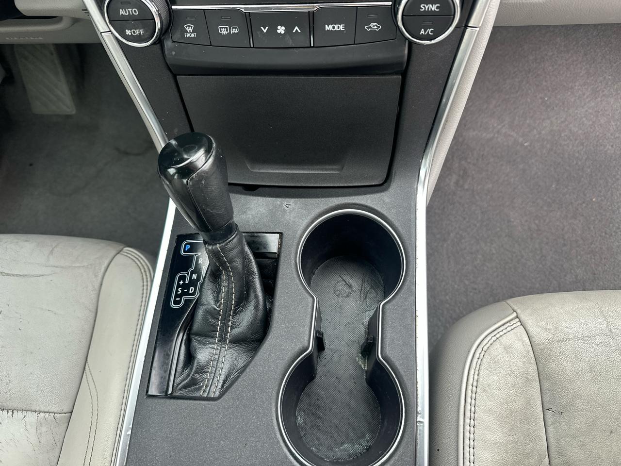 Toyota Camry 4dr Sdn V6 Auto XLE (Natl) 2016