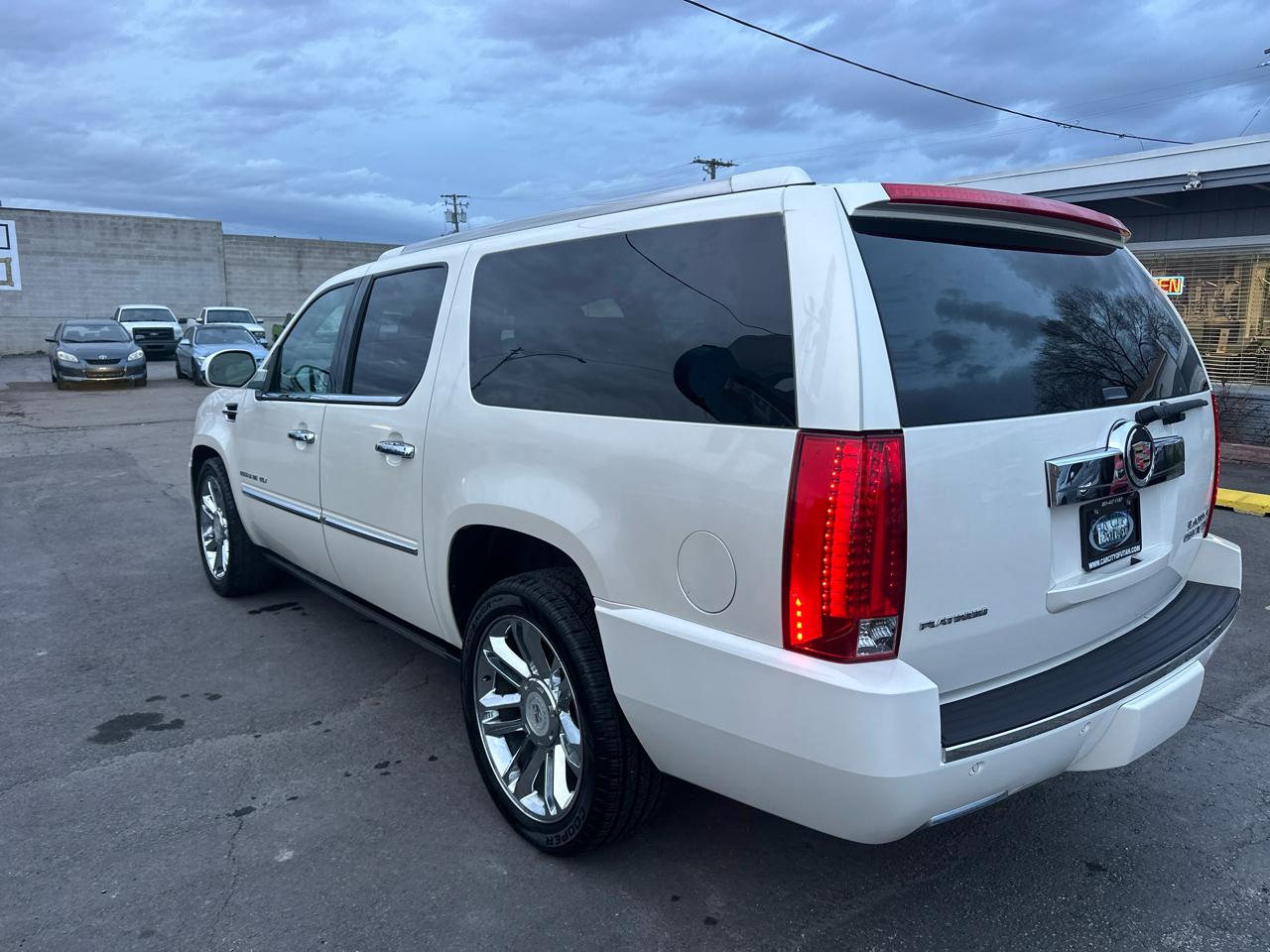 Cadillac Escalade ESV AWD 4dr Platinum 2014