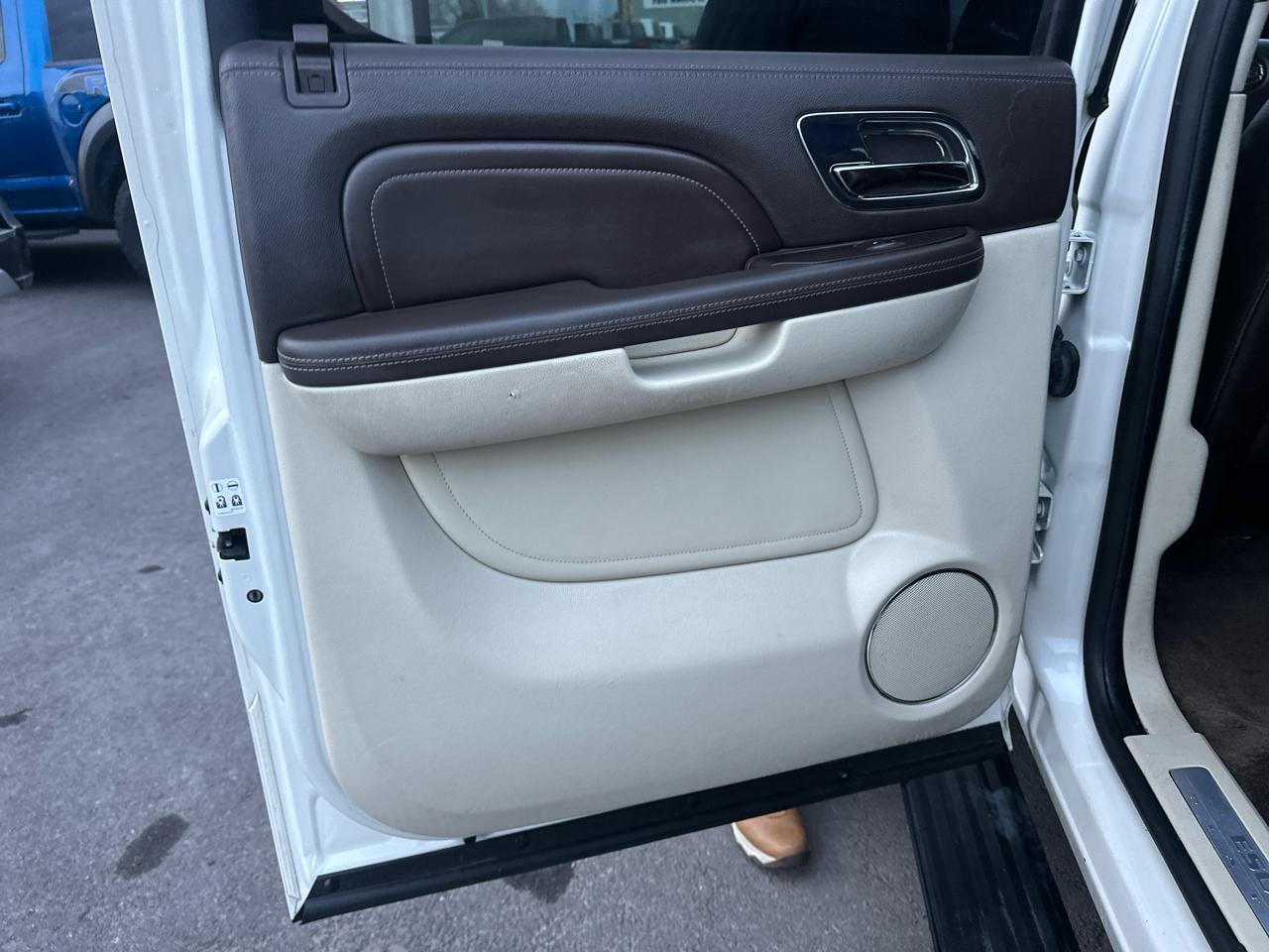 Cadillac Escalade ESV AWD 4dr Platinum 2014