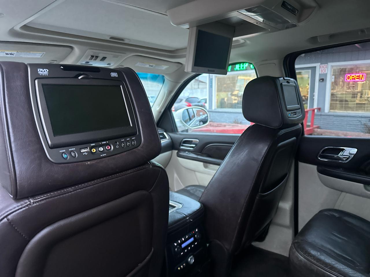 Cadillac Escalade ESV AWD 4dr Platinum 2014