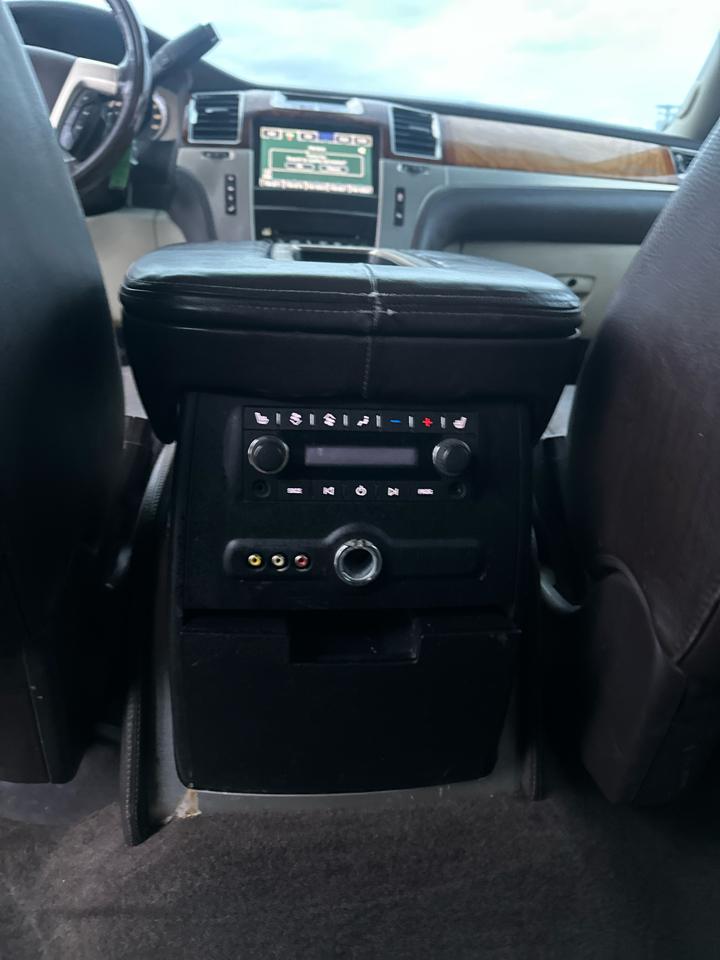 Cadillac Escalade ESV AWD 4dr Platinum 2014