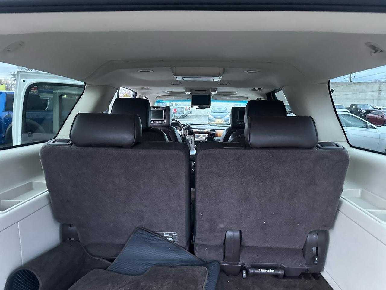 Cadillac Escalade ESV AWD 4dr Platinum 2014