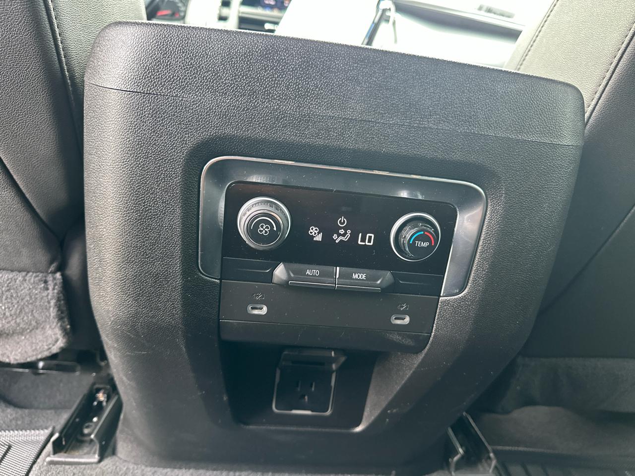 Chevrolet Suburban 4WD 4dr RST 2021