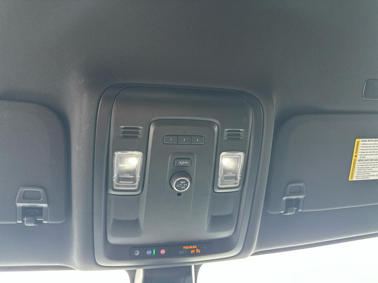 Chevrolet Suburban 4WD 4dr RST 2021