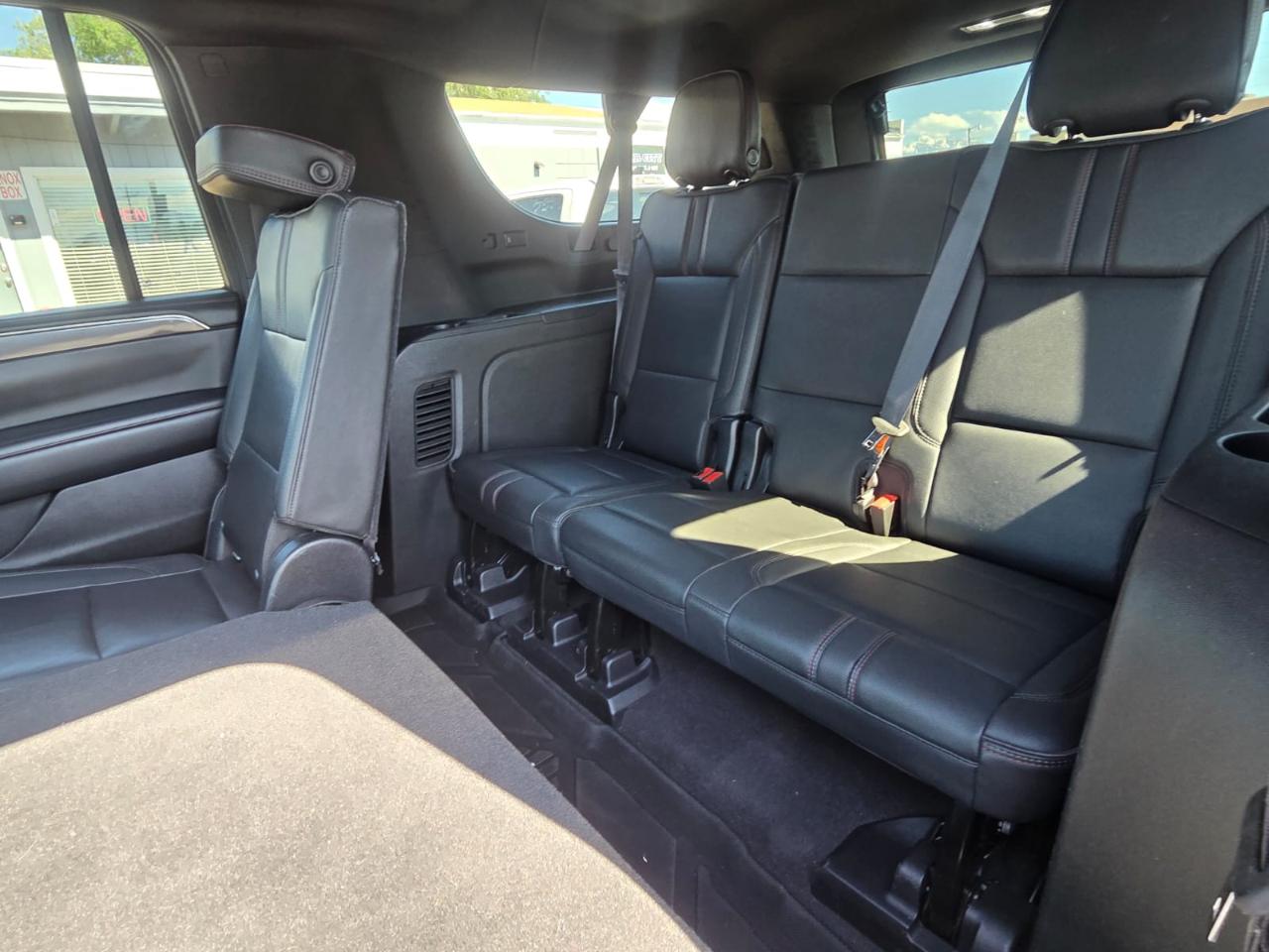 Chevrolet Suburban 4WD 4dr RST 2021