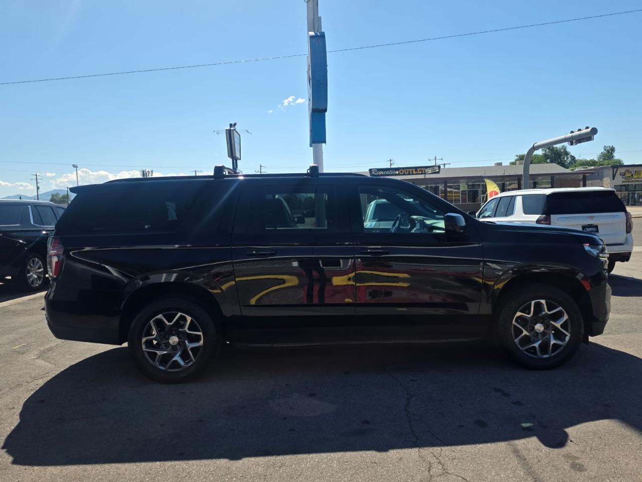 Chevrolet Suburban 4WD 4dr RST 2021
